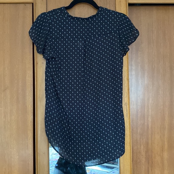 ⭕️2/20 H&M pleated printed shirt size S - Picture 5 of 6